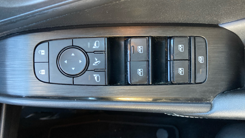 Nissan Qashqai 1.3 DiG-T MH Acenta Premium 5dr Petrol Hatchback